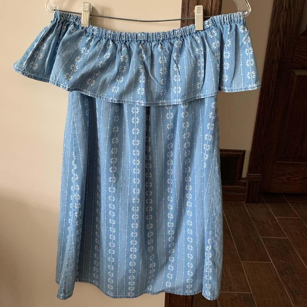 Off the shoulder design blue dress